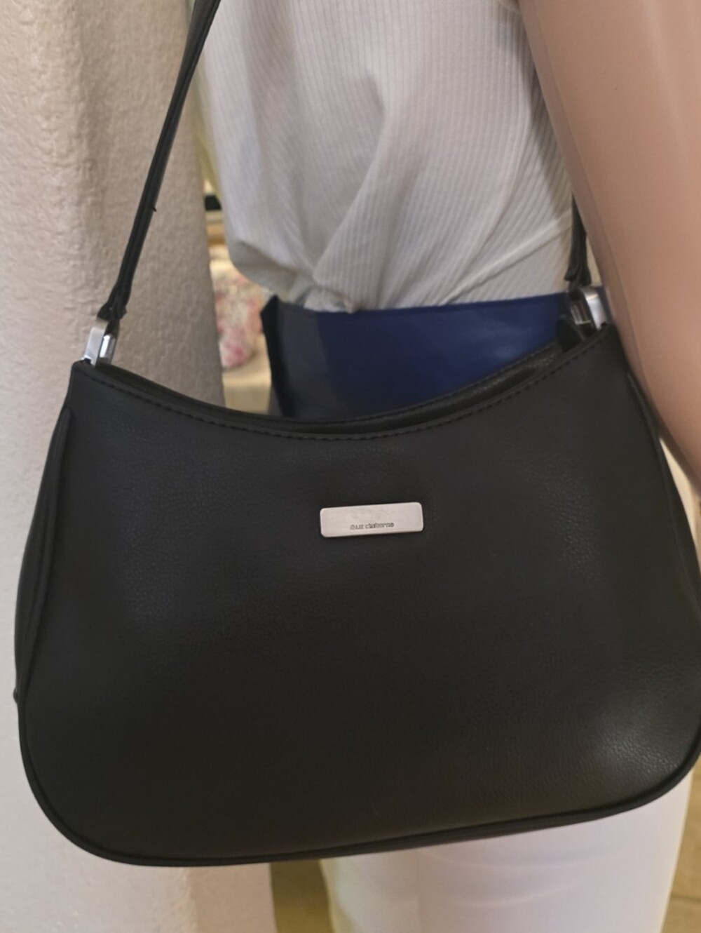 Vintage Y2K Black Minimalist Leather Shoulder Bag Handbag Pristine Leather - Picture 14 of 15